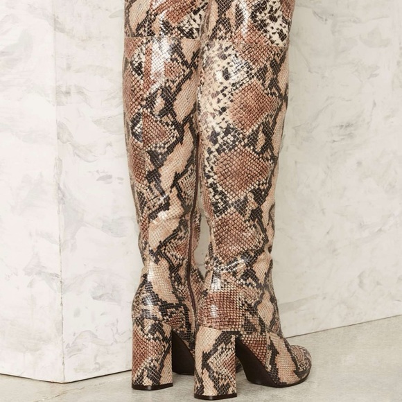 Shelly’s London Patent Leather Snake print over the knee boots 30” with 4” heel - Picture 3 of 13
